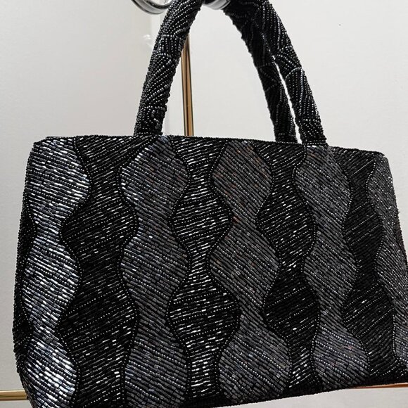 Gorgeous Bead Detailed Handbag - Picture 5 of 9